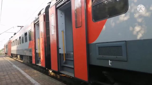 Экспресс электропоезд ЭП3Д-0017. Прибытие и отправление. Классика.