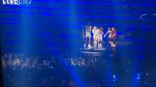 Lady Gaga won Favorite Female Artist Pop/Rock at the AMAs смотреть онлайн