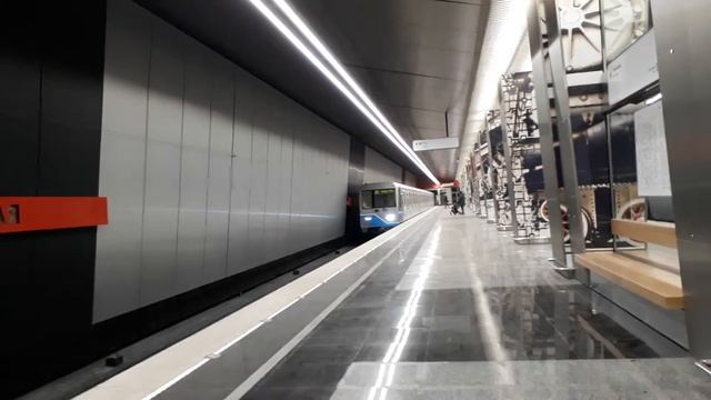 Поезд "Ока" на станции Минская. Маршрут 83. смотреть онлайн