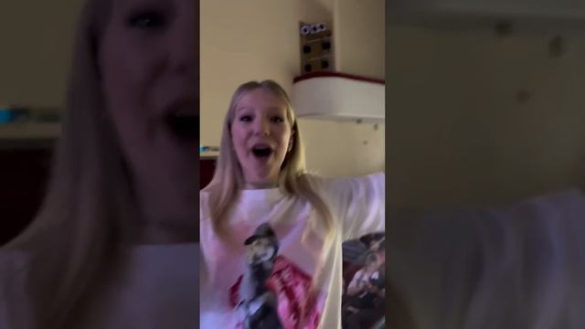 sold out пермь❤️❤️@MILANA TUT #ТрендОбнимашки #миланаФилимонова #миланатур #ураган #влогшоу #Милана смотреть онлайн