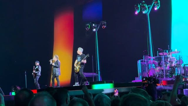 U2 live at the Sphere Mysterious Ways 10-11-23 смотреть онлайн