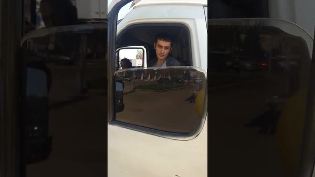 Быдло на пишеходном переходе в г.Ахтырка смотреть онлайн