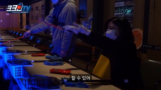 낚시카페에서 아내와 함께 즐기는 잉어, 향어 손맛! смотреть онлайн