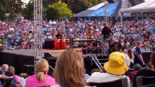 Joan Baez - Joe Hill - Denver Botanic Gardens - July 10, 2014 смотреть онлайн