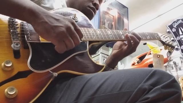 1968 Gibson ES-175D & Quilter Amp смотреть онлайн