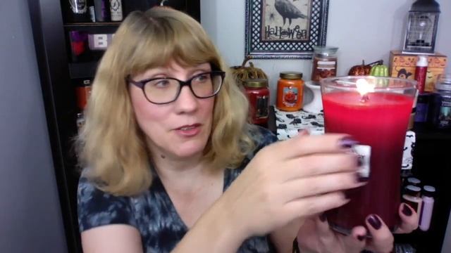 WoodWick Trilogy Candle Review for Fall 2019 смотреть онлайн