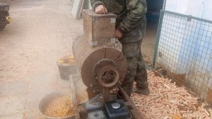 Самодельная кукурузо-лущилка