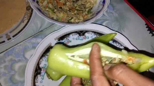 Fried Capsicum EGG OMELET( බිත්තර පුරවපු මාළු මිරිස් බැදුම ) смотреть онлайн
