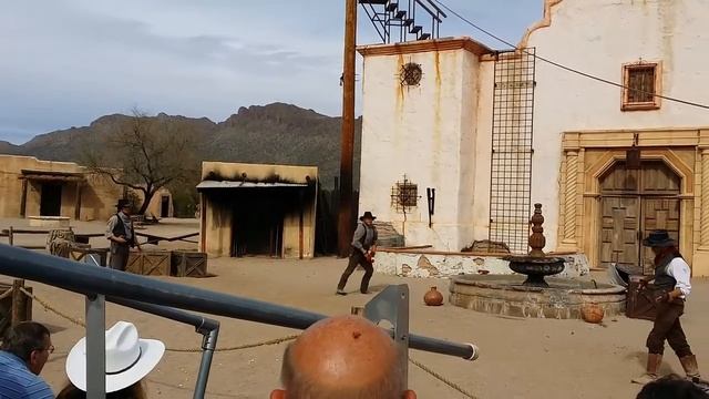 Old Tucson Stunt Show смотреть онлайн