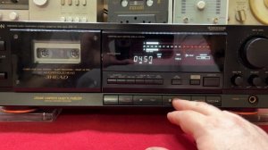 Denon DR-70.  Сверху железо, внутри пластик. Красивый магнитофон