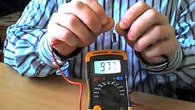 DealExtreme sku.27256 "3-Digit Capacitor Capacitance Meter" review смотреть онлайн