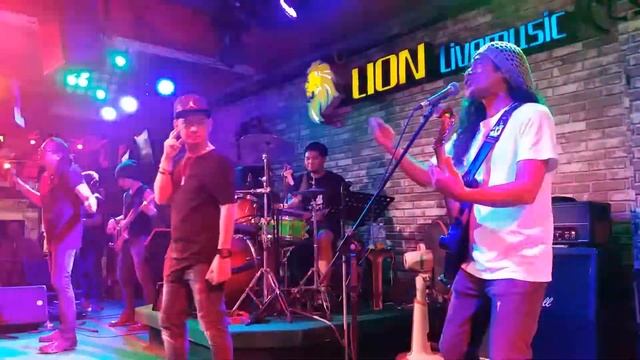 Welcome to Lion live music bangla road Patong beach Phuket Thailand смотреть онлайн