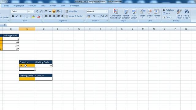 Excel VLookup:Hard Coding and Lookup Direction смотреть онлайн