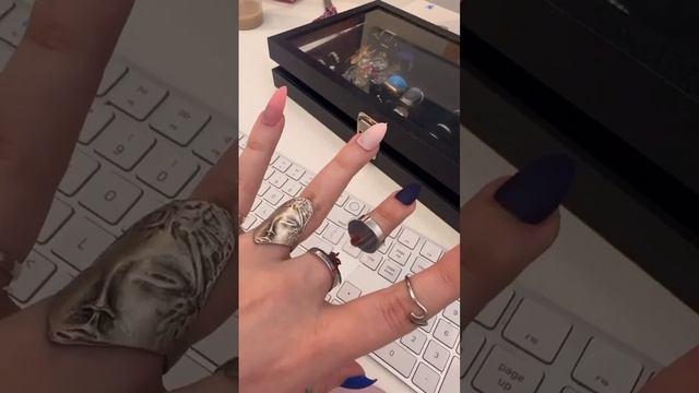 Колечко с виртуальной реальностью смотреть онлайн