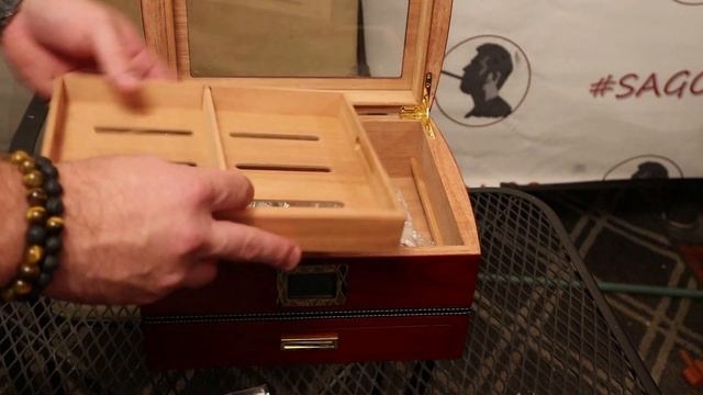 Ann Bully Desktop Humidor Review, Jonose Cigars Review смотреть онлайн