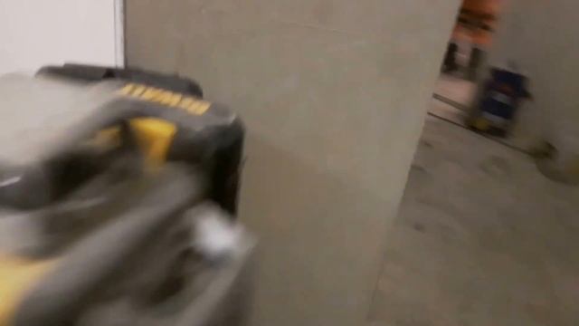 DeWalt Laser DCE0811D1R siła magnesu смотреть онлайн