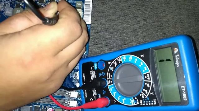 Medindo Mosfet SMD COM MULTÍMETRO ESCALA BIP SONORO DE DIODO смотреть онлайн