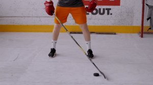 Дриблинг в хоккее. С чем работать, мячик или шайба?