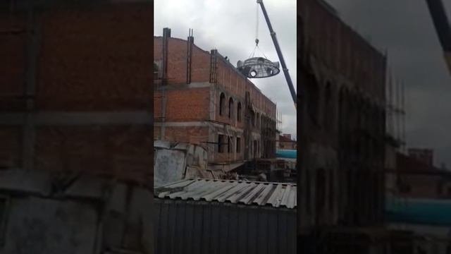 Поднятие купола на Синагогу в г.Пятигорске смотреть онлайн