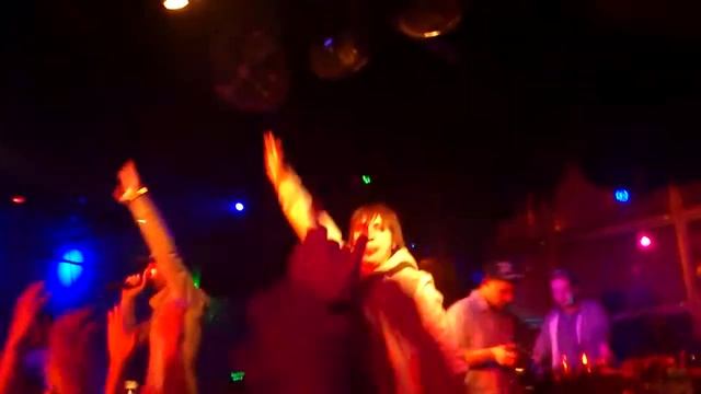 Fike & Jambazi -- Getting High (LIVE) смотреть онлайн