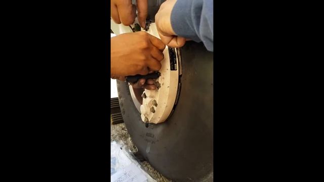 Grand Caravan | Remove And Replace Brake Linings + High-Speed Taxi Test For Brake Lining Burned In смотреть онлайн