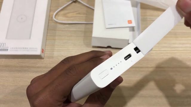 This PowerBank Charges Wirelessly | Xiaomi PowerBank Essential 10000mah review смотреть онлайн