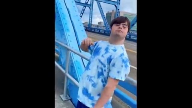 50 Chromosomes - Gangsta Rap (Official Music Video) смотреть онлайн