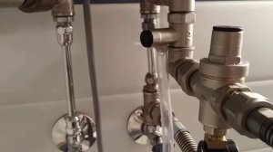 Редуктор давления и клапан на бойлере. Их взаимодействие.