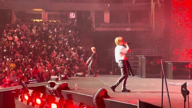 Stray Kids - Cheese + YAYAYA + Rock (Maniac World Tour Anaheim D1 7/19/22) смотреть онлайн