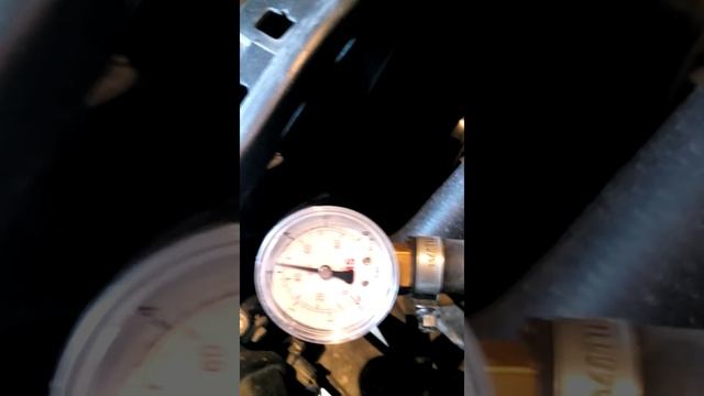 Проверка давления топливной системы на A4 B5 1 6 Adp