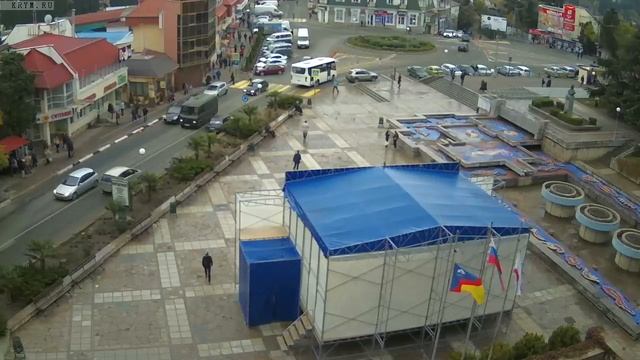 Вебкамера "Площадь Советская". Запись 08.11.2017 12:00:05 смотреть онлайн
