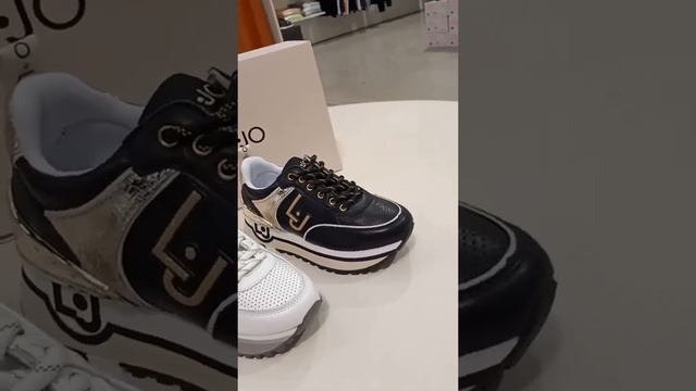 #liujo #sneakers #shoe #personal_italy_buyer #выкупназаказ #доставкапомиру #соскидкой смотреть онлайн