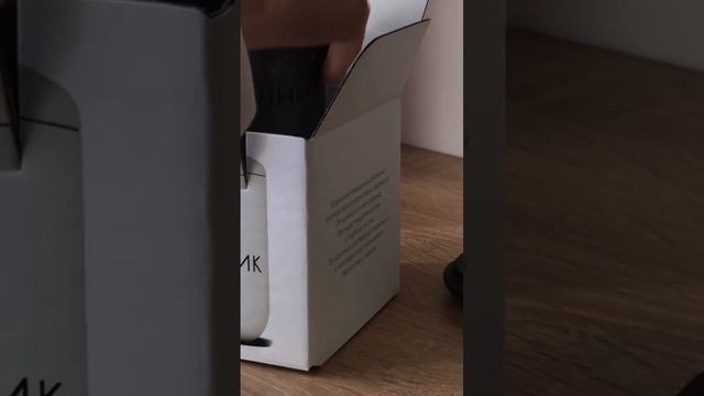 С каждой свечой «источник» соприкасаются руки, а не запрограммированная машина,в этом их волшебство смотреть онлайн