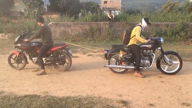 Bullet 350 vs Pulsar 220 Tochan Test 2018 смотреть онлайн