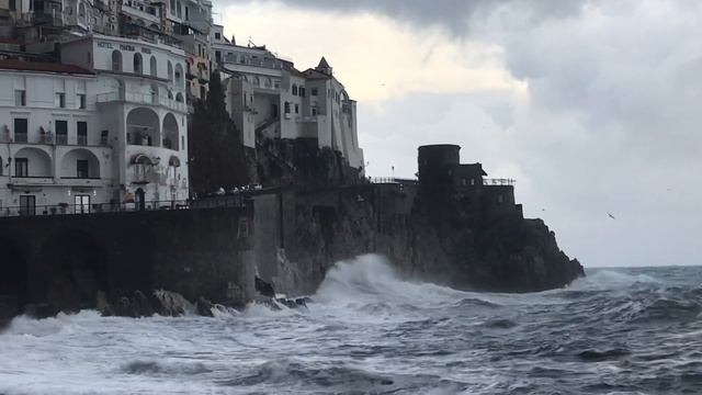 Amalfi - spettacolo del mare смотреть онлайн