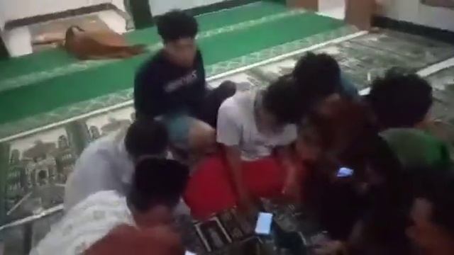 Cara pemuda kepah (PPk) membangunkan sahur masyarakat anjani barat gubuk kepah. Mantap смотреть онлайн