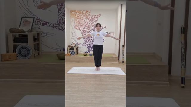 День 1. Йога для пробуждения тела и Медитация "Драгоценность человеческой жизни" смотреть онлайн