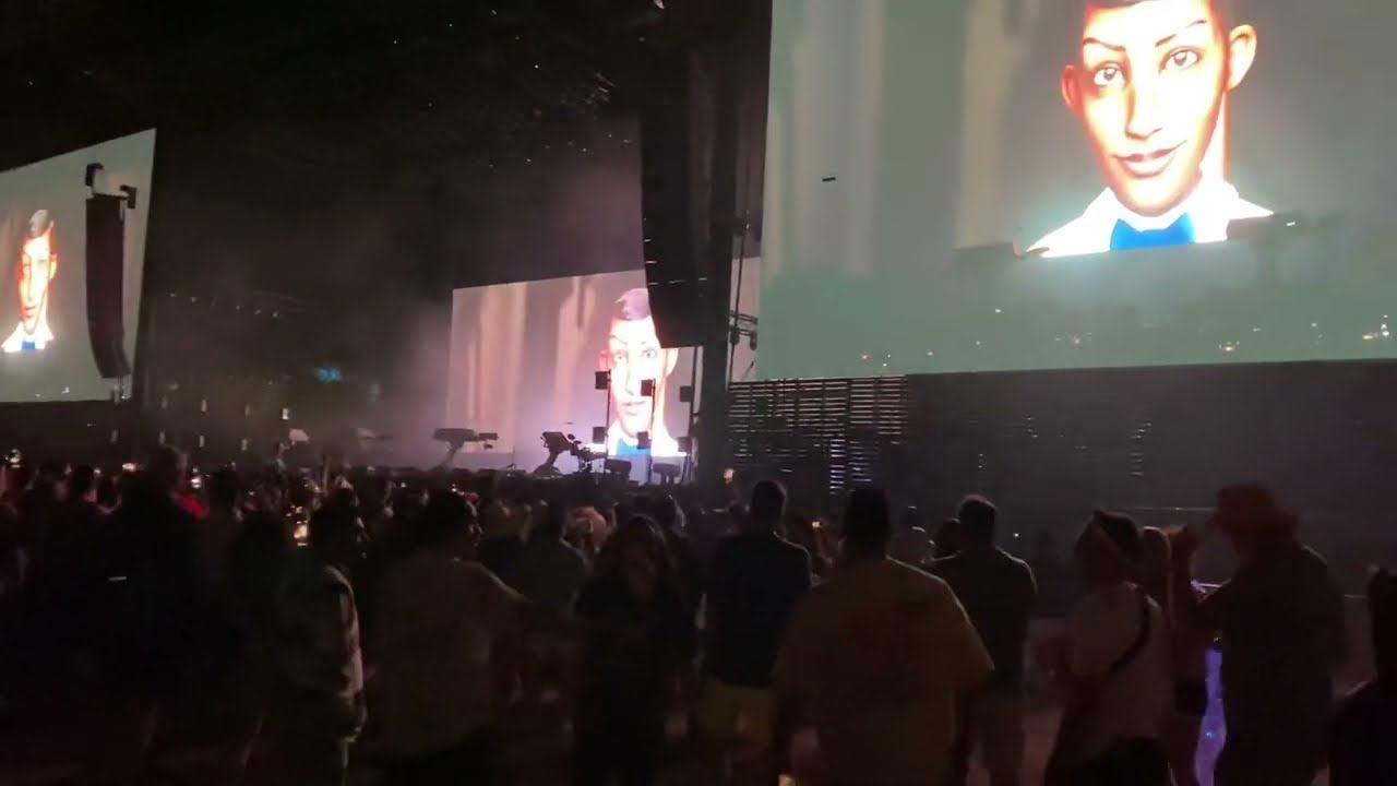 Stromae- Alors on danse(Coachella 2022) смотреть онлайн