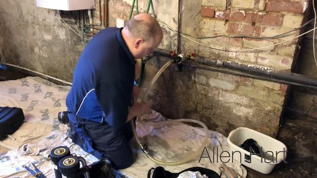 Plumber Doing a Magnacleanse Day in the life of a Plumbing / Gas Engineer смотреть онлайн