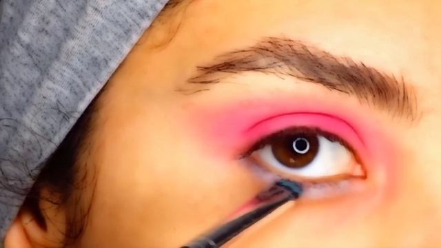 Easy Neon 2020 Glam Look смотреть онлайн