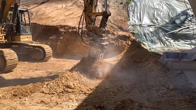 Bertet fraise sur Cat328 смотреть онлайн