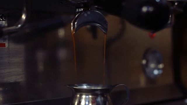 Как приготовить раф кофе Курс бариста урок №10 1080p смотреть онлайн