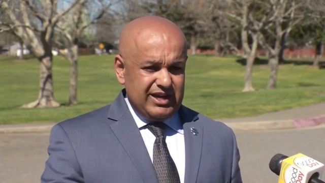 Raw: Sacramento County Sheriff's spokesperson details shooting, standoff situation in Fair Oaks смотреть онлайн
