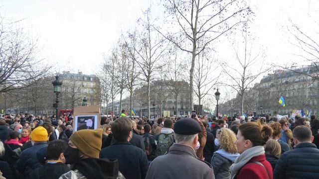 Paris supports Ukraine смотреть онлайн