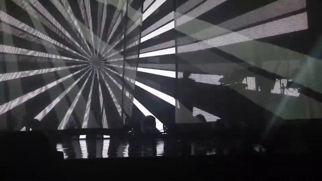 Silence - Stromae Concert MSG 2015 смотреть онлайн