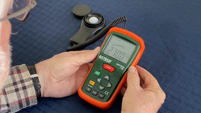 Using the EXTECH LT300 Light Meter смотреть онлайн