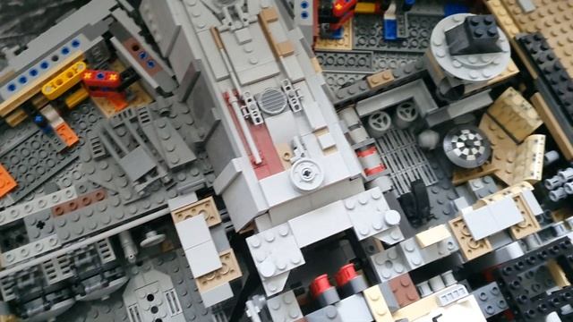 Lego Millenium Falcon 75192 смотреть онлайн