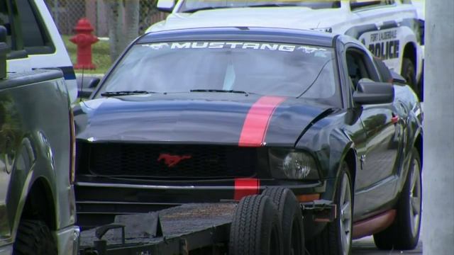 Man Taken Into Custody After Standoff With Fort Lauderdale SWAT Team смотреть онлайн
