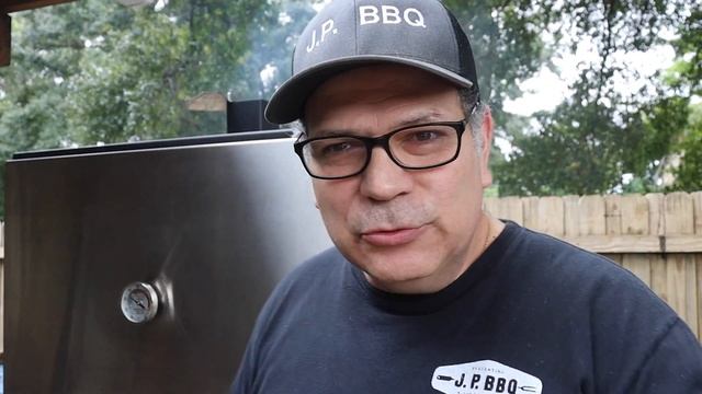 Seasoning the Large Lone Star Grillz Insulated Vertical Smoker смотреть онлайн