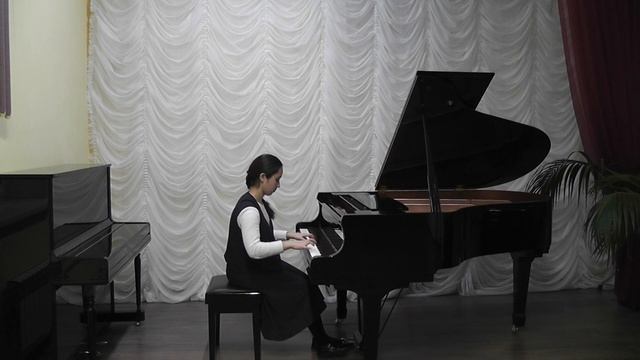 М Балакирев В саду. Исполняет Любина Ксения смотреть онлайн